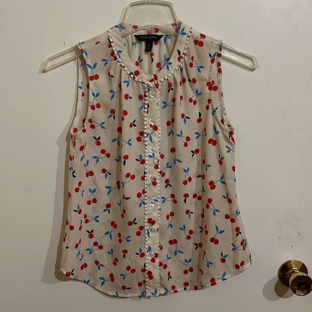 Banana Republic Women’s polyester tank top